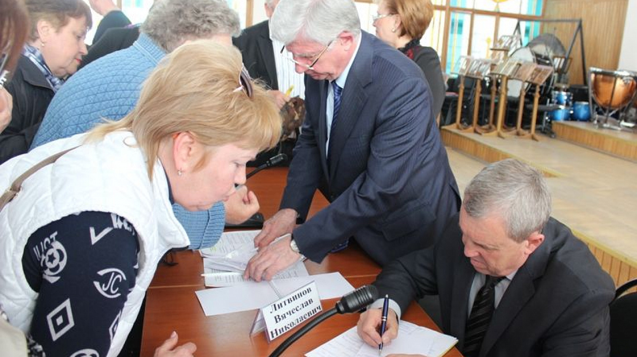 Глава города Краснодара Владимир Евланов встретился с руководителями органов ТОС Центрального округа