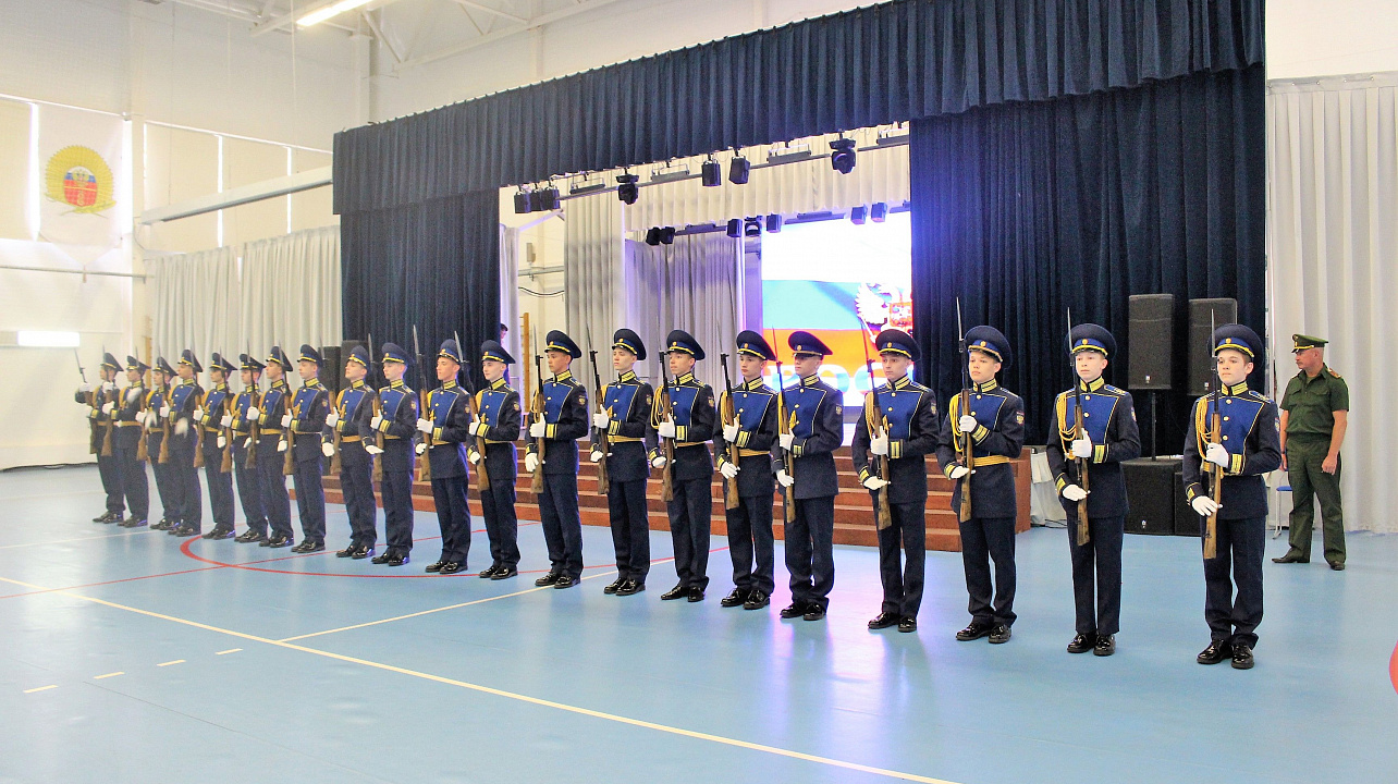 Кадетам вручили знаки ГТО