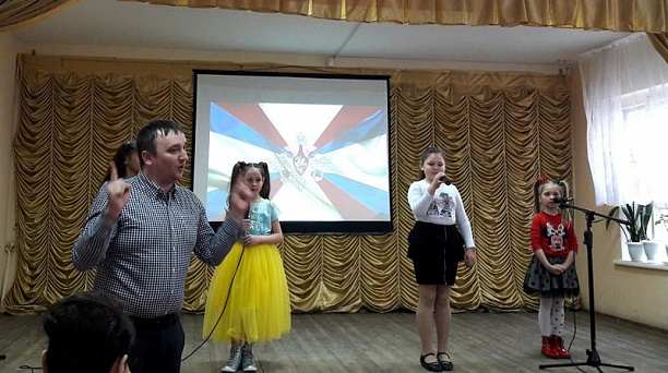 Концерт для жителей города, посвящённый воссоединению Крыма с Россией прошел в Доме культуры Западного округа