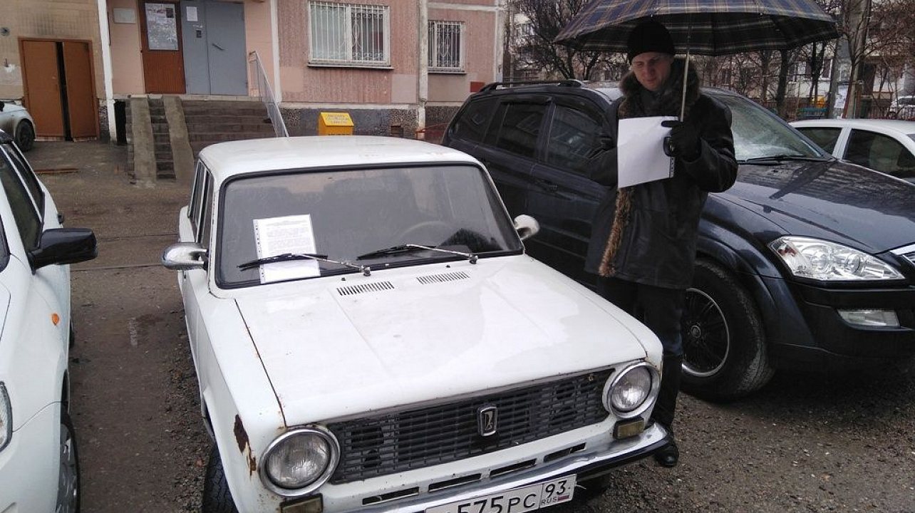 В Западном округе прошел мониторинг улиц с целью выявления и уборки транспортных средств, брошенных собственниками