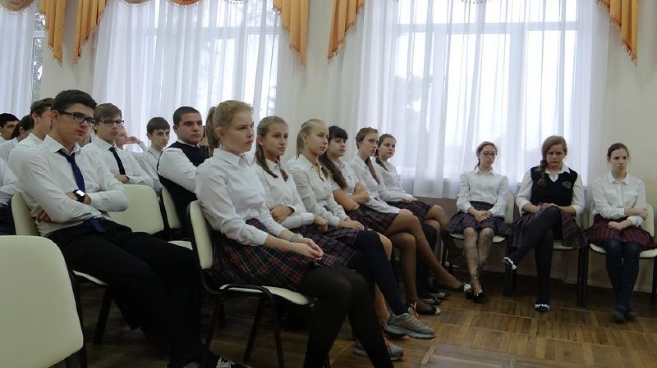 В гимназии № 92 прошел урок на тему «Голубая линия»