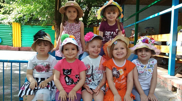 В детском саду Западного округа прошел конкурс «Парад панамок»