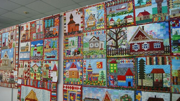 В спорткомплексе "Олимп" открылся международный фестиваль лоскутного шитья