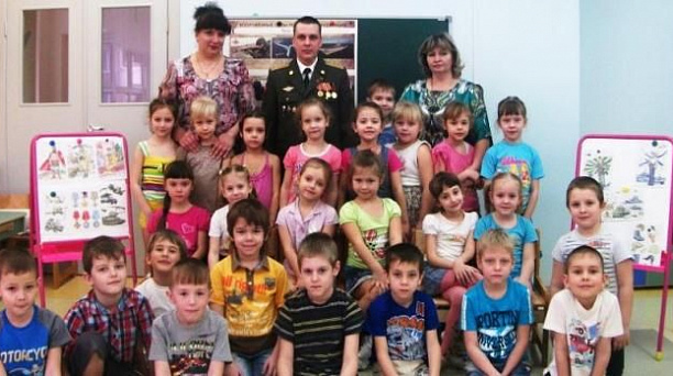 Воспитанники МБОУ ДОД № 100 из первых уст узнали о службе в Российской Армии