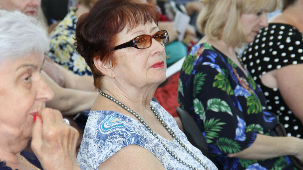 Глава города Евгений Первышов обсудил с жителями Фестивального микрорайона широкий круг социально значимых вопросов