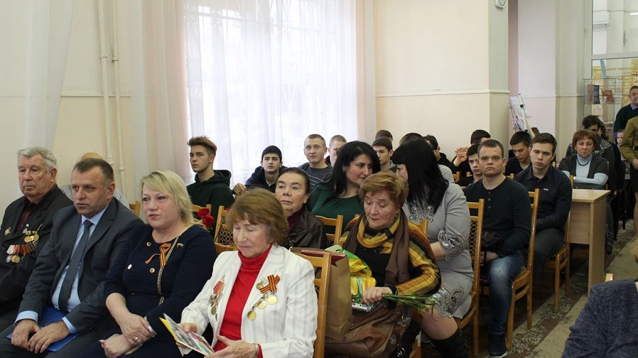 В Западном округе прошла торжественная встреча ветеранов-блокадников