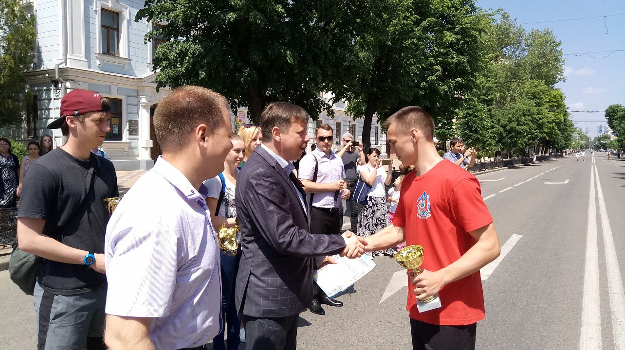 В Краснодаре прошла Всекубанская эстафета «Спортсмены Кубани — в ознаменование Победы в Великой Отечественной войне 1941–1945 годов»