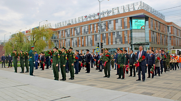 Казаки Екатеринодарского РКО возложили цветы в честь 79-й годовщины освобождения Кубани