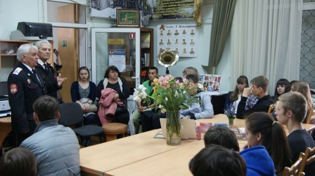 Казаки встретились со студентами