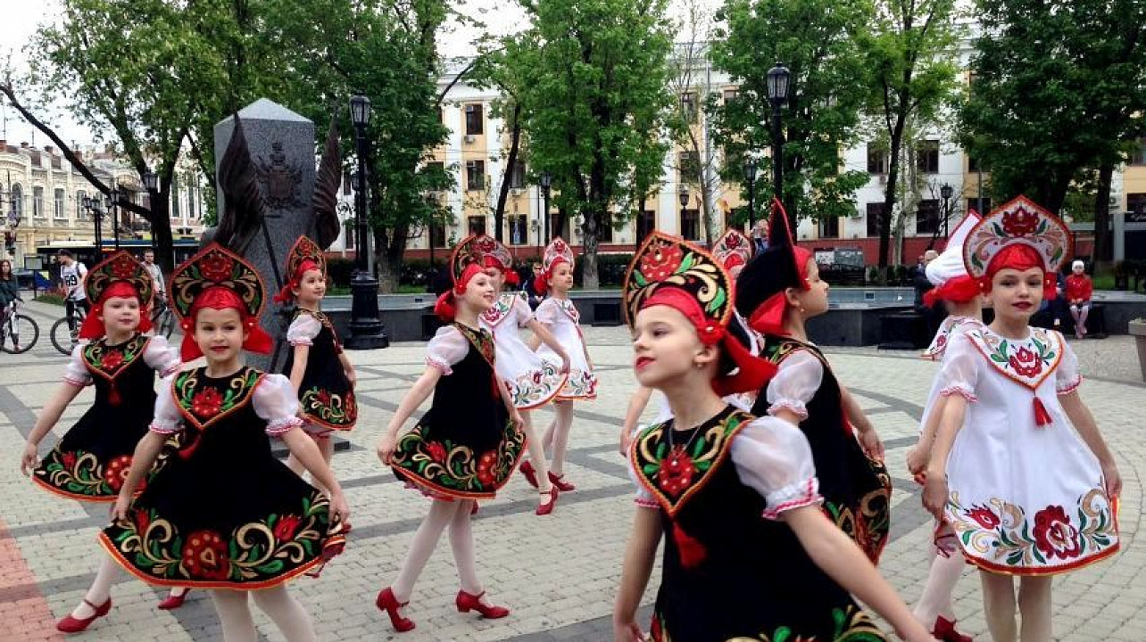 В сквере «Дружбы народов» состоялся торжественный запуск фонтана