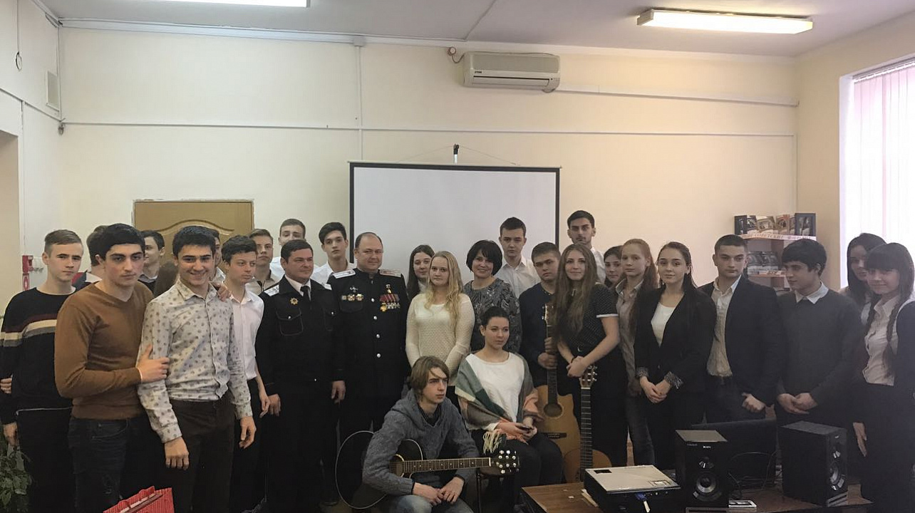 Студенты Западного округа встретились с Героем России