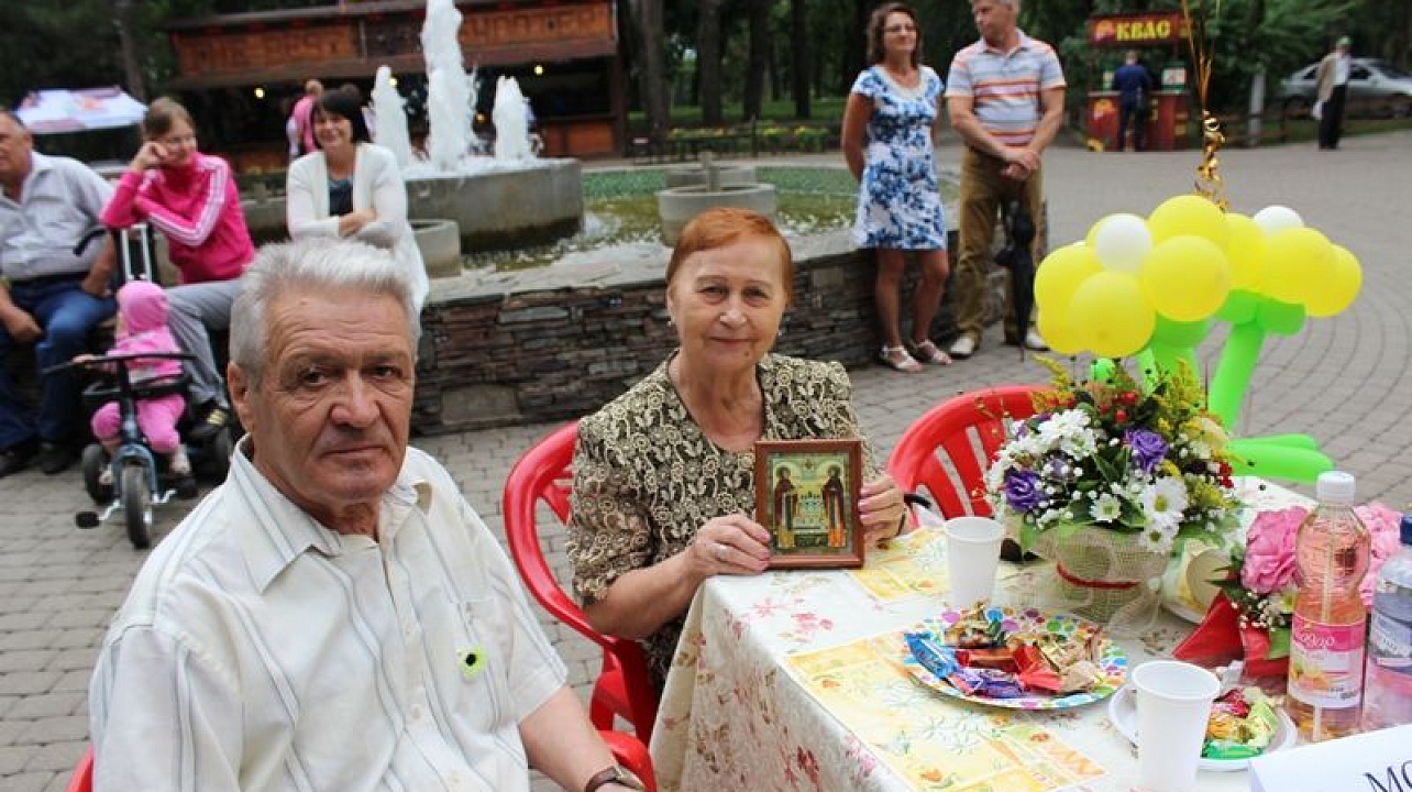 Центральный округ открыл череду праздников, посвященных Дню семьи, любви и верности