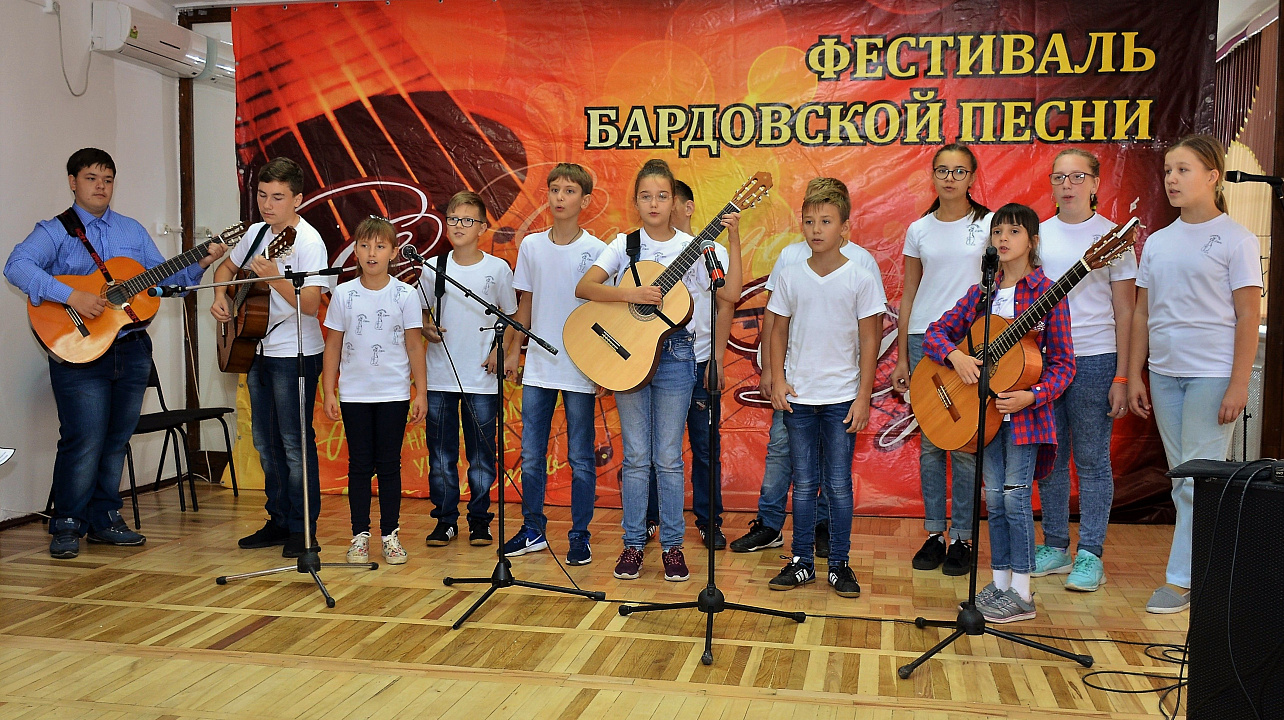 В Прикубанском округе состоялся открытый городской фестиваль-конкурс бардовской песни «Струны души»