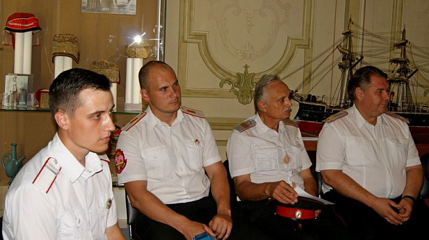 Казаки Екатеринодарского РКО встретили капсулы с землёй с малой родины императрицы Екатерины Великой