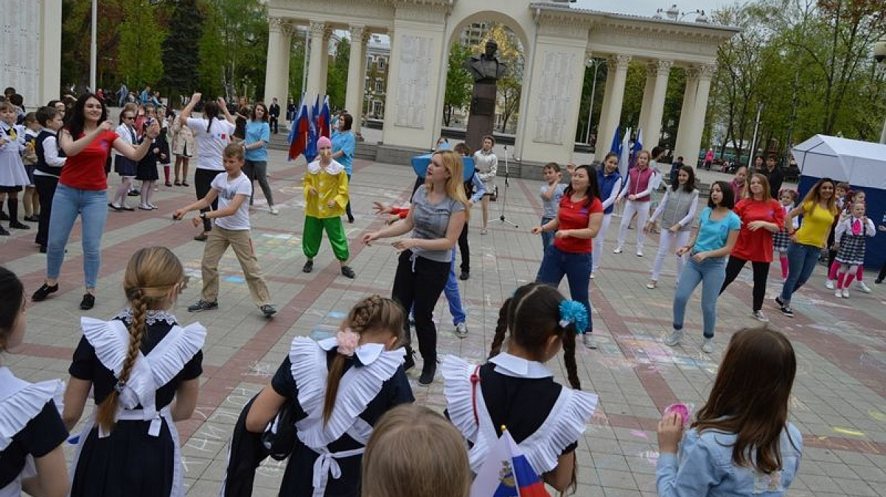 Детский праздник «Наш прекрасный мирный космос» прошел в Краснодаре