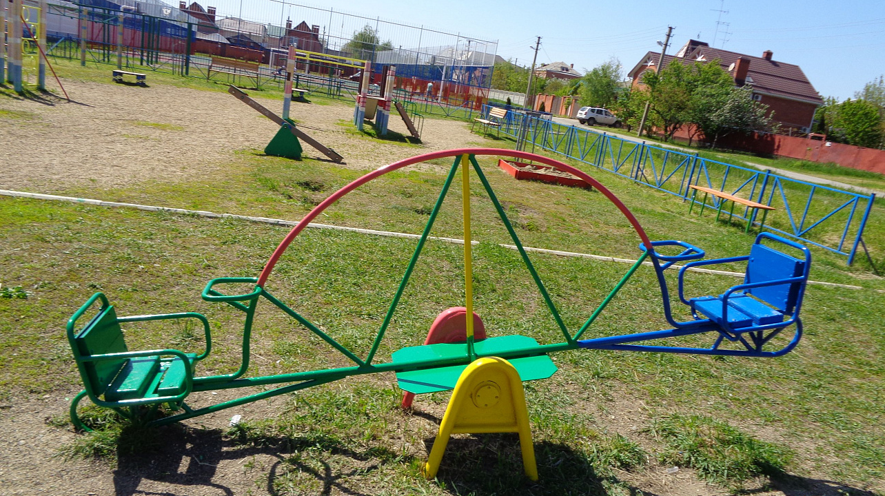 Детская площадка к летнему отдыху готова