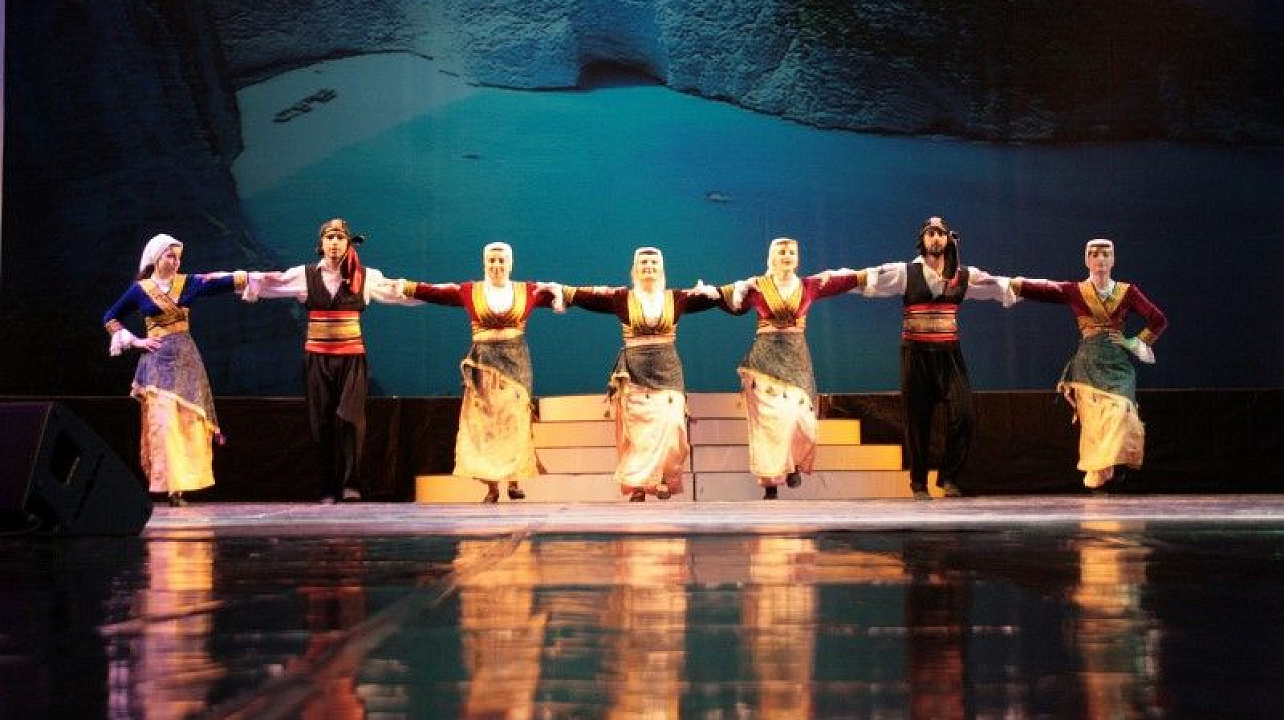 «Песни и танцы народов мира»