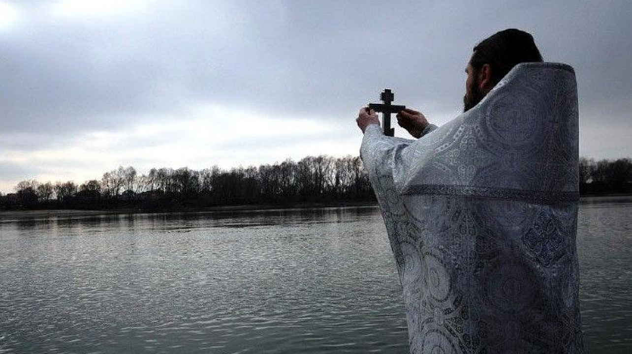 В Западном округе безопасность населения при проведении Крещенских купаний под контролем
