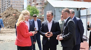 Евгений Наумов осмотрел место строительства будущей поликлиники на 150 мест в Прикубанском округе