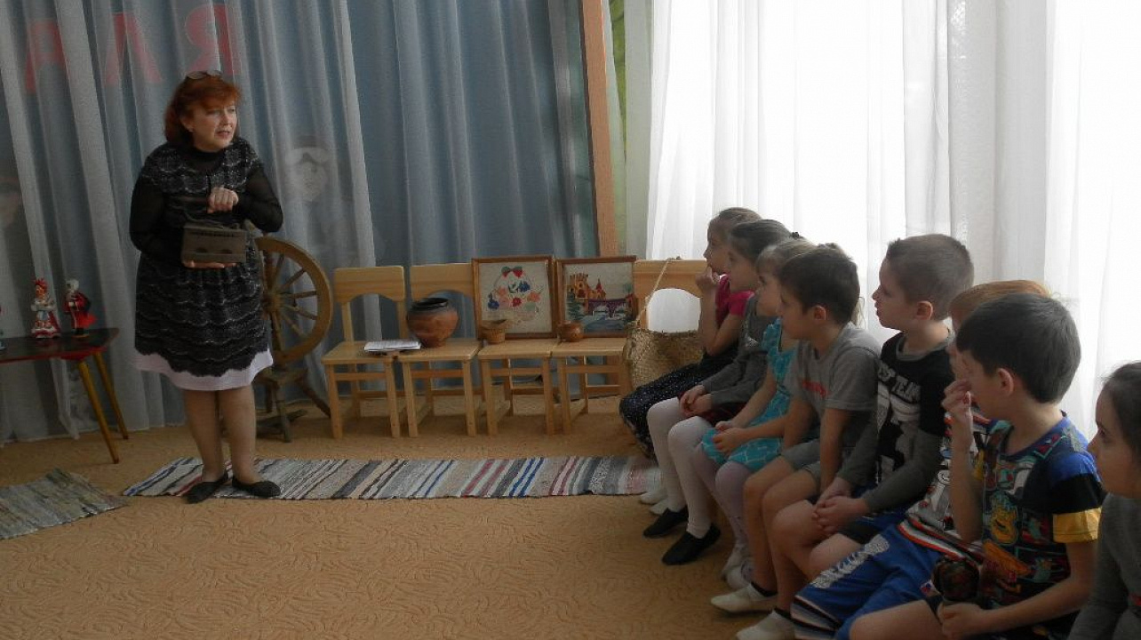 В детском саду Западного округа прошло занятие «Жизнь традиции и быт Кубанских казаков»