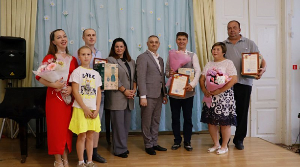 В Центральном округе прошел торжественный прием, посвященный Дню семьи, любви и верности