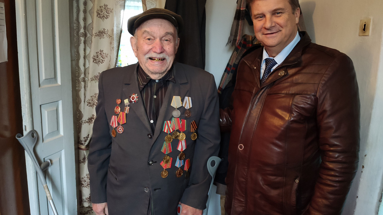 В Западном округе продолжается вручение медалей в честь юбилея Великой Победы