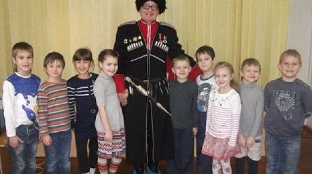 Прикубанские дошкольники пообщались с потомственным казаком
