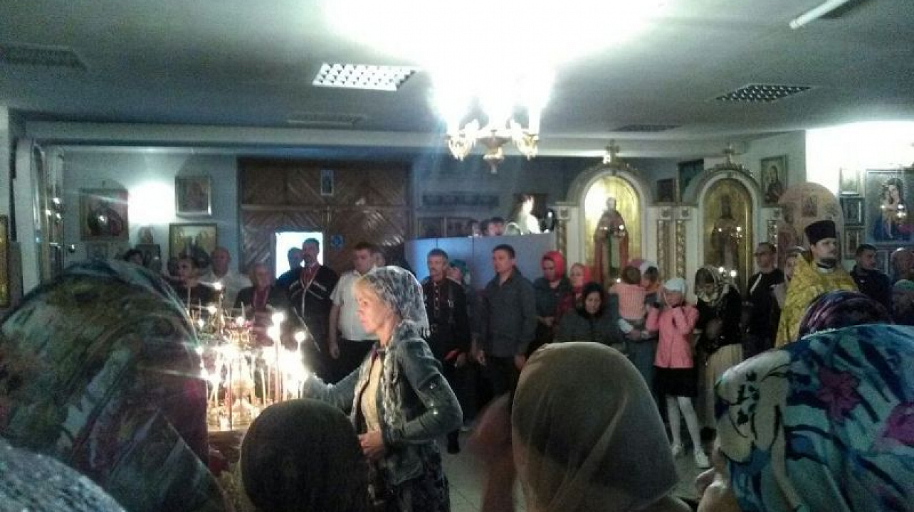 В храме Вознесения Господня митрополит Исидор и хор Валаамского монастыря провели праздничную литургию в честь святых Петра и Февронии Муромских