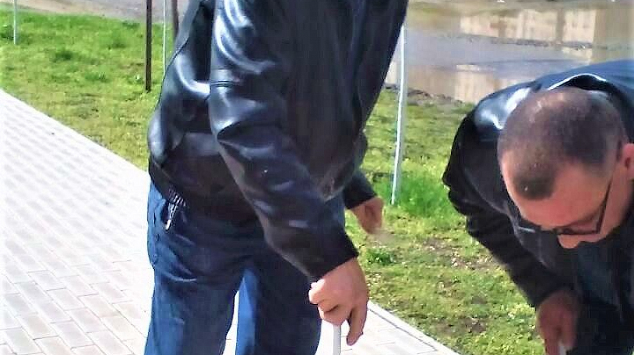 Активисты очистили бульвар Памяти чернобыльцев