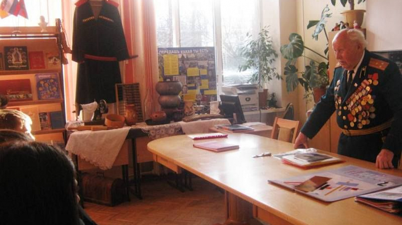 В гимназии №3 прошла встреча с ветераном Великой Отечественной войны