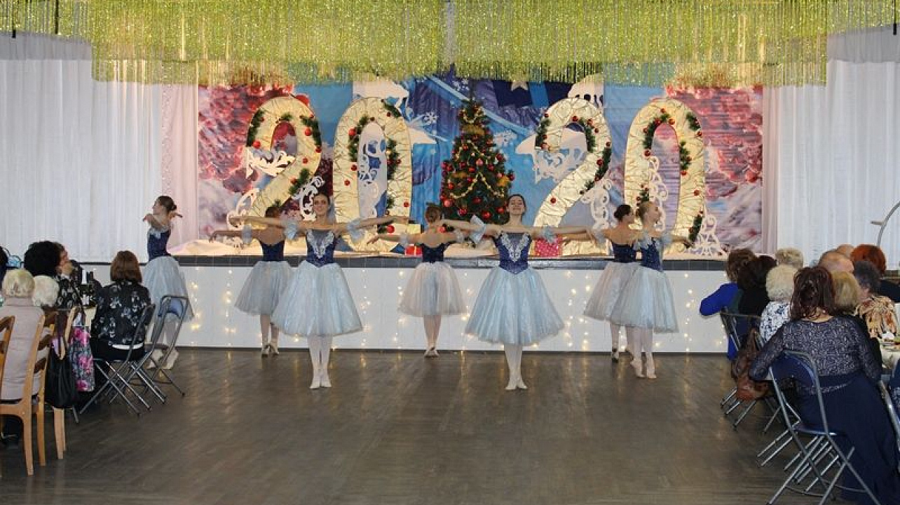 В Центральном округе состоялся новогодний бал общественности