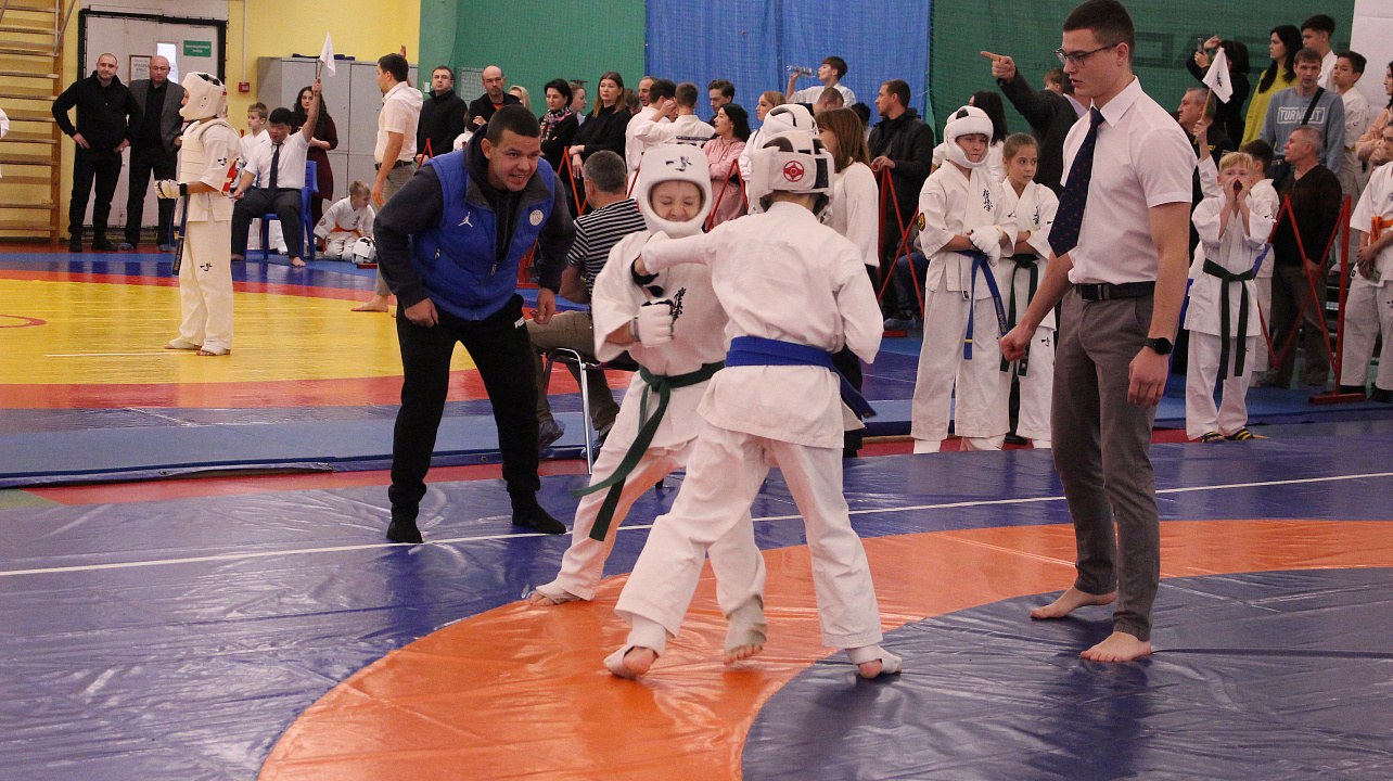 50 комплектов наград разыграли в Краснодаре на открытых городских спортивно-патриотических соревнованиях по киокусинкай