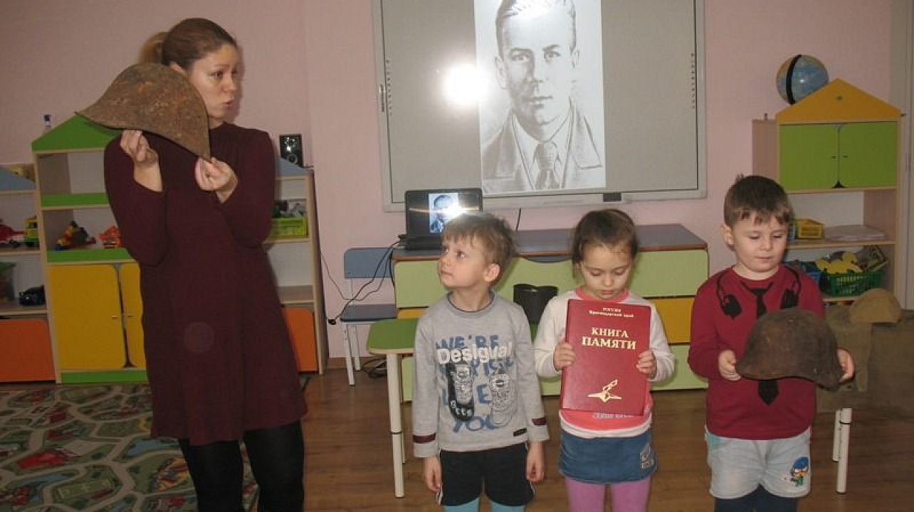 Воспитанники детского сада № 99 побывали на выставке военных экспонатов