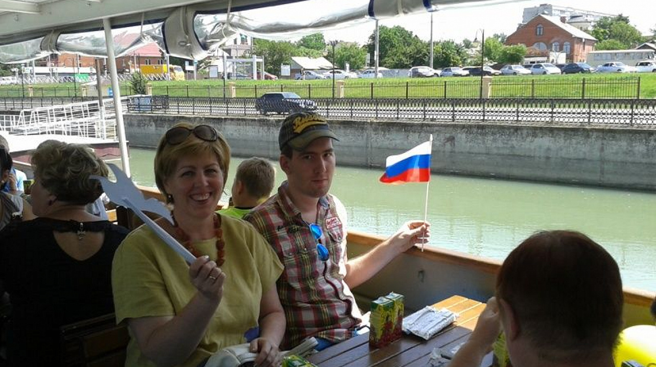 Инвалиды Центрального округа отправились на речную прогулку