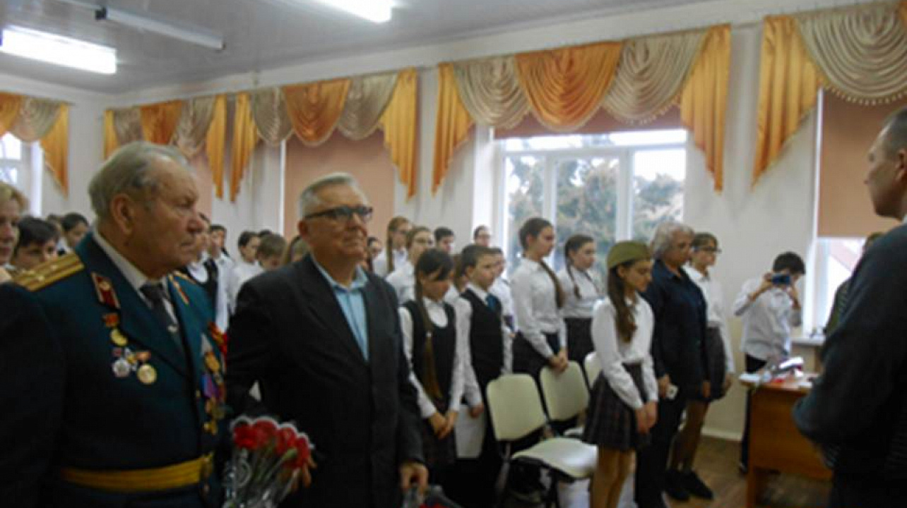 «Строки, опаленные войной…»