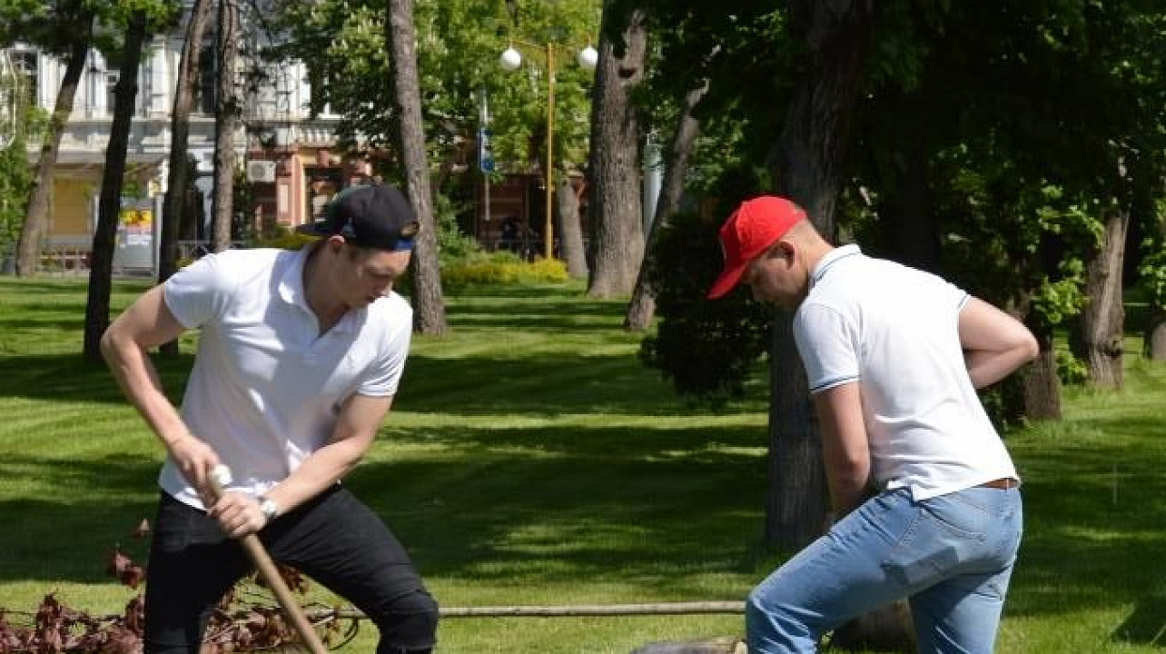 В Западном округе прошла благотворительная экологическая акция