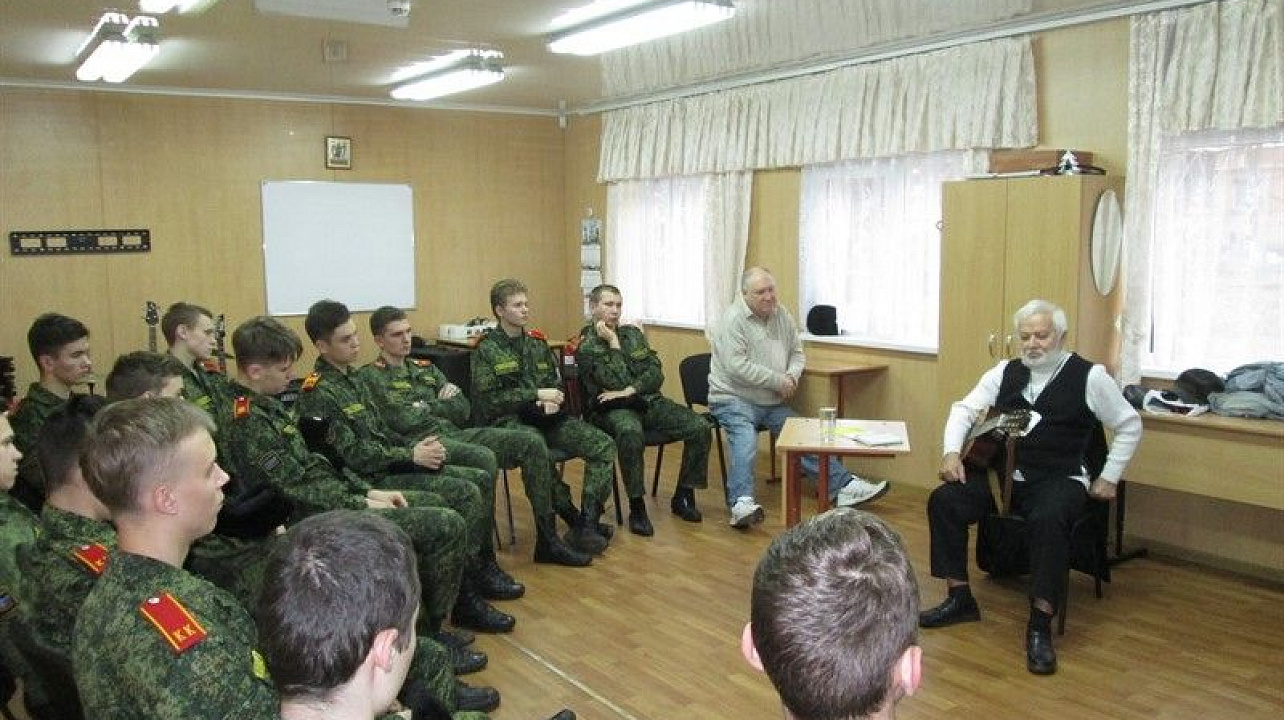 Заслуженный артист Кубани Евгений Туренко встретился с воспитанниками Кубанского казачьего кадетского корпуса.jpg
