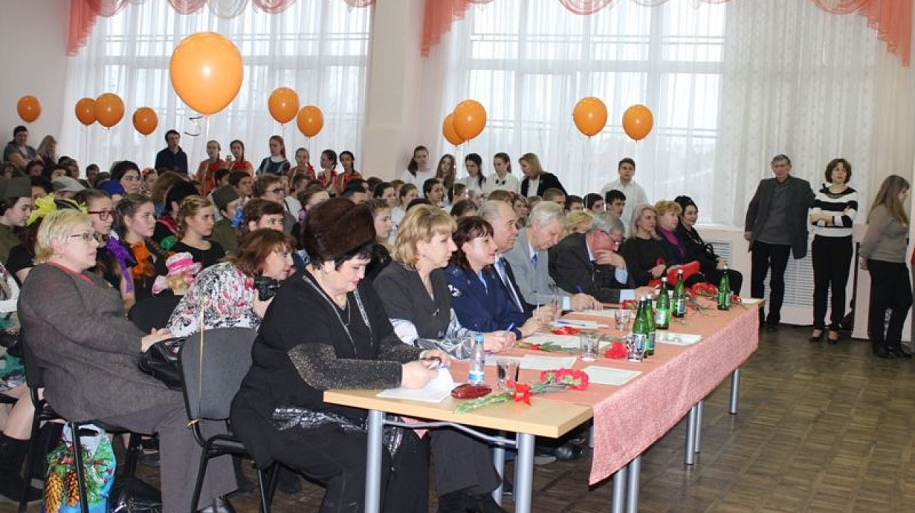 В ЦЕНТРАЛЬНОМ ОКРУГЕ ПРОШЕЛ КОНКУРС «ПЕСНЯ В СОЛДАТСКОЙ ШИНЕЛИ»