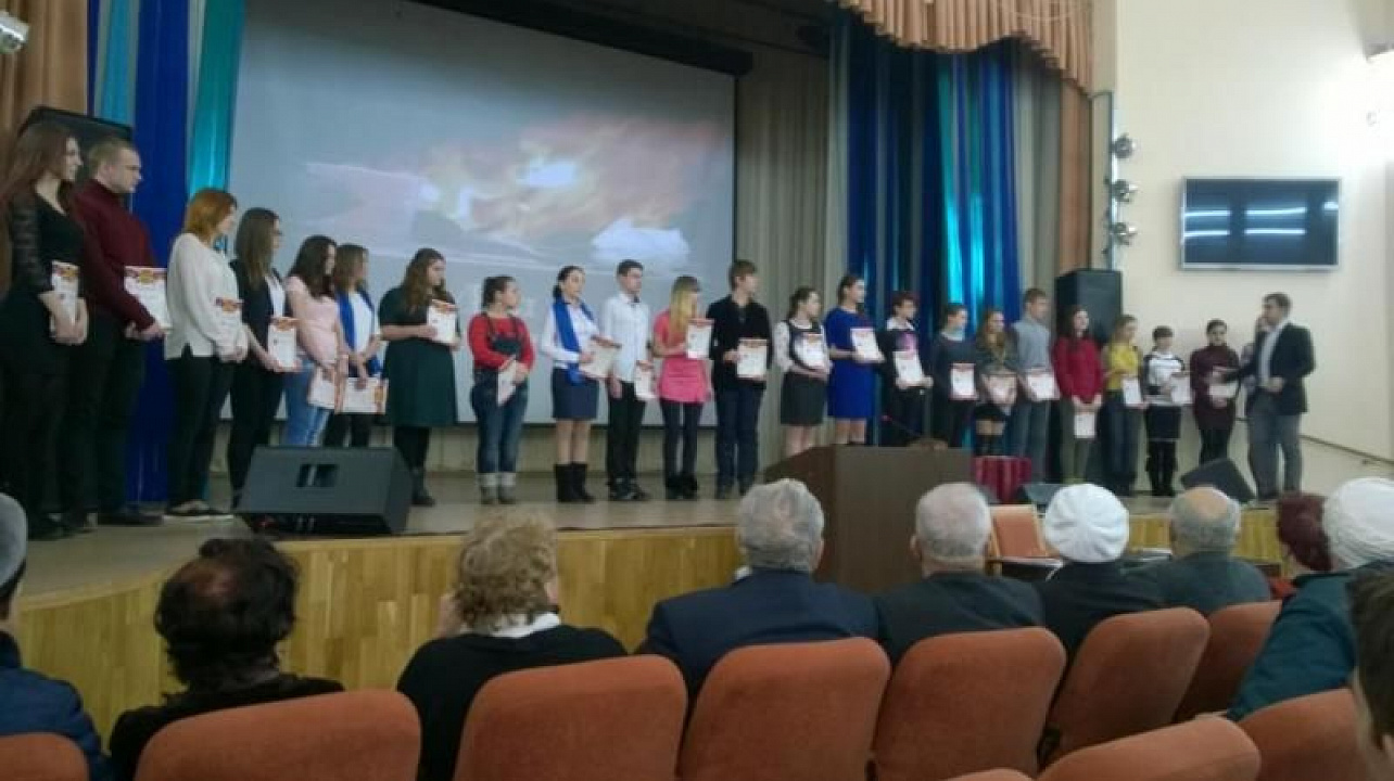 В Центральном округе прошел конкурс сочинений «70-летие Великой Победы!»