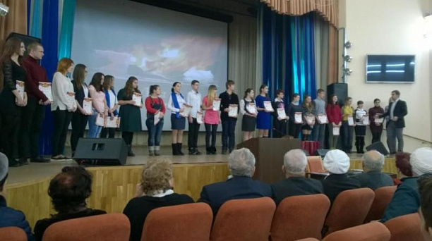 В Центральном округе прошел конкурс сочинений «70-летие Великой Победы!»