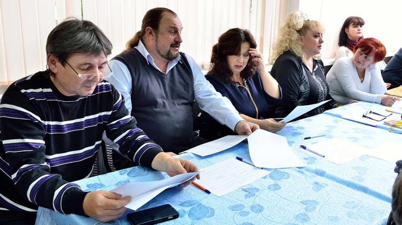 В Центре детского творчества «Прикубанский» прошел I городской фестиваль бардовской песни «Краснодарские огни»