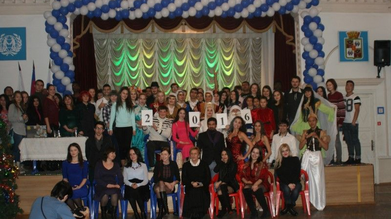 Краснодарский городской клуб интернациональной дружбы встречает Новый год.JPG