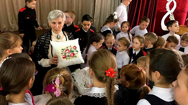 Выставка убранств конца XIX века прошла в пос. Белозёрном