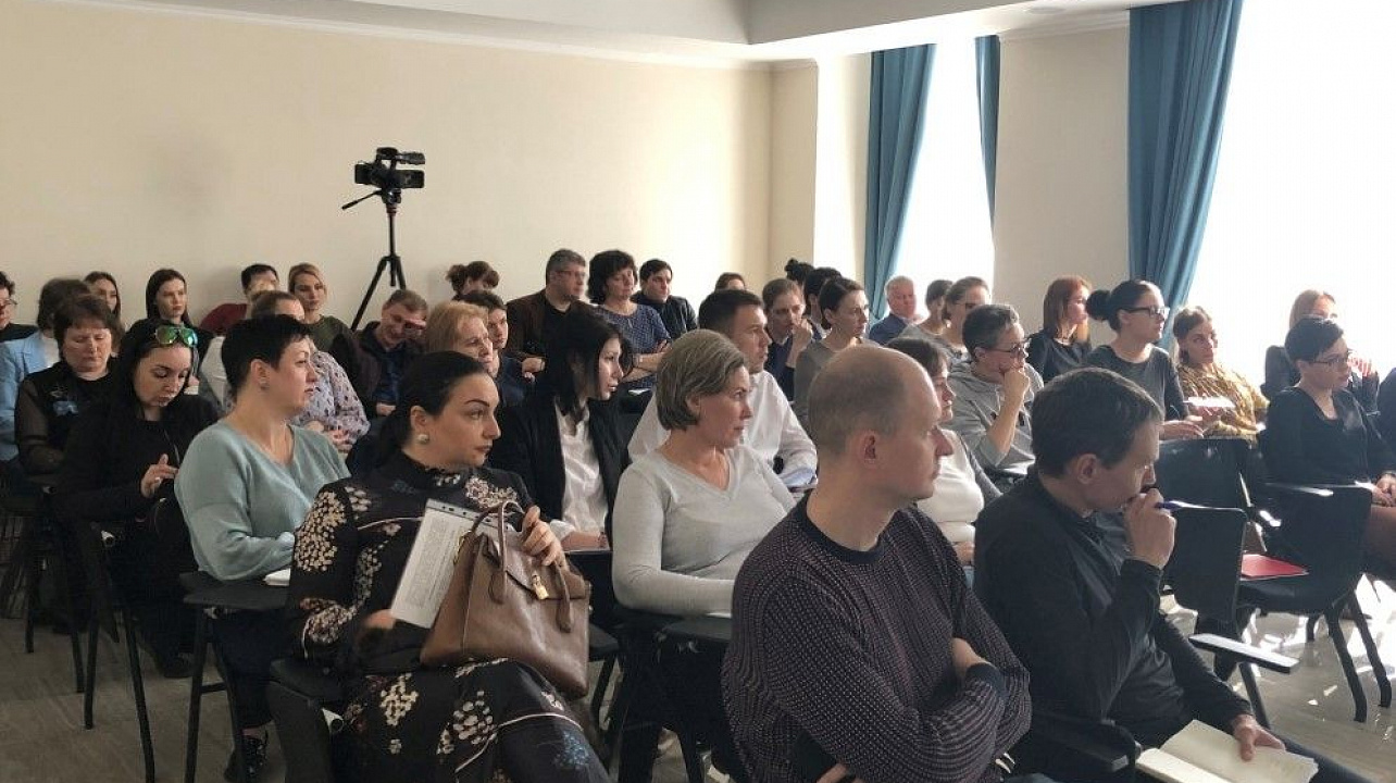 В Краснодаре состоялась рабочая встреча руководителей  гостинично-туристского комплекса города с представителями контрольно-надзорных органов
