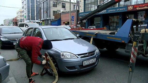 В Краснодаре стартовала серия рейдов по пресечению нарушений правил стоянки транспорта