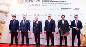 На международной выставке «ЮГАГРО» главе Краснодара вручили ключи от троллейбусов белорусского производства