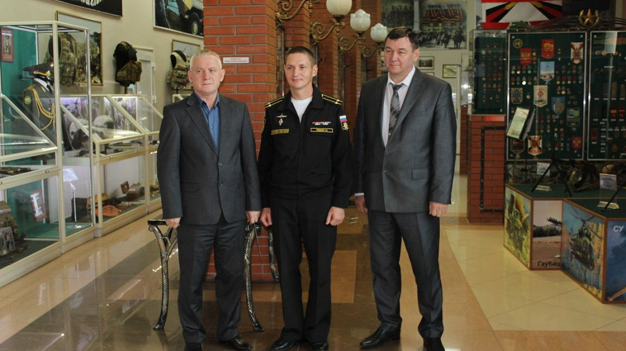 Западный округ встретил капитана подводной лодки «Краснодар»