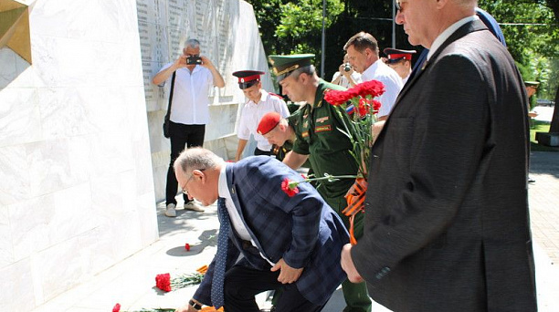 Казаки приняли участие в открытии выставки военно-технического вооружения