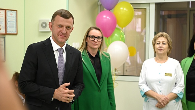 Евгений Наумов поздравил мам малышей, родившихся в День города в главном роддоме Краснодара