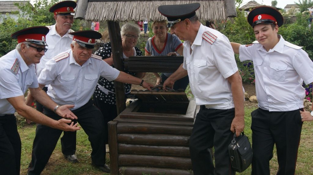 Казаки побывали в этнографическом комплексе «Атамань»